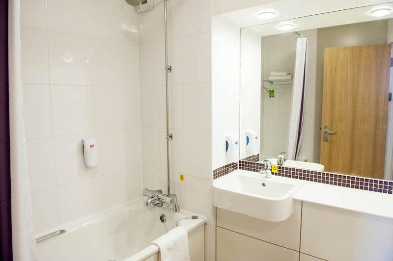 Premier Inn Cobham Cobham  Dış mekan fotoğraf